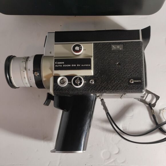 Canon Auto Zoom 518 SV Super 8 Movie Camera w/ Case - UNTESTED Parts Only - Picture 1 of 11